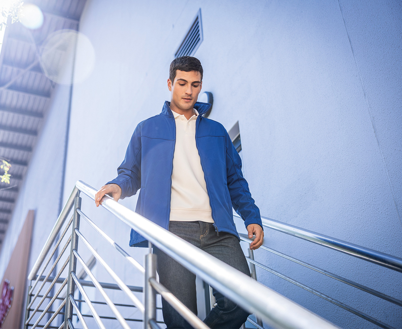 UPROAR SOFTSHELL lifestyle shot